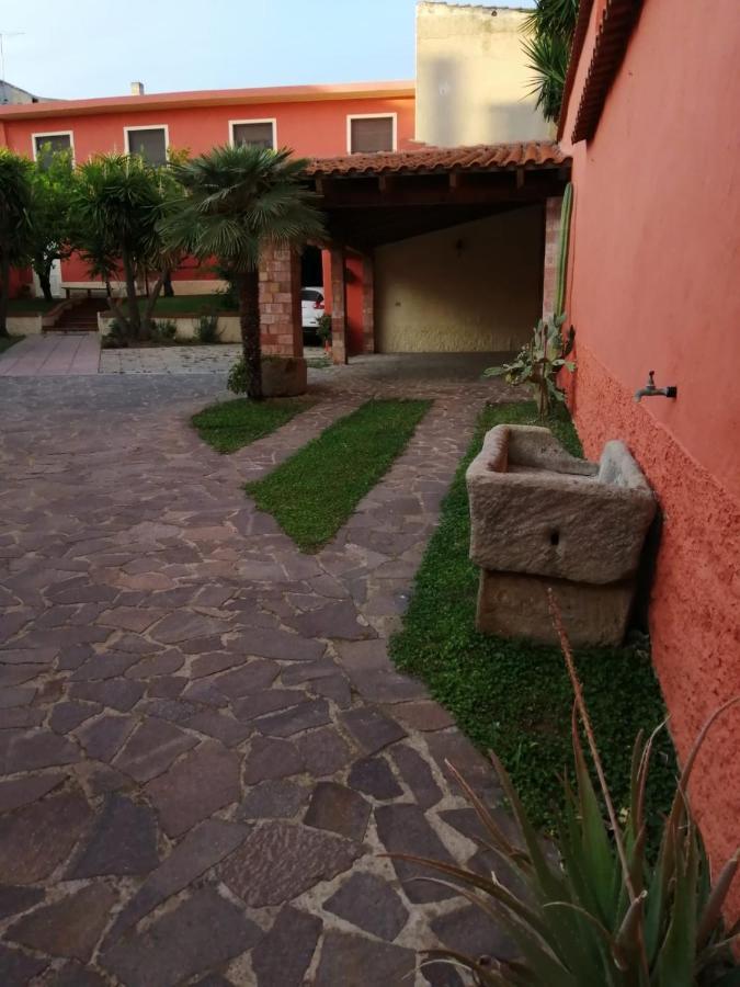 Piazza San Giorgio Hotel Dolianova Eksteriør billede