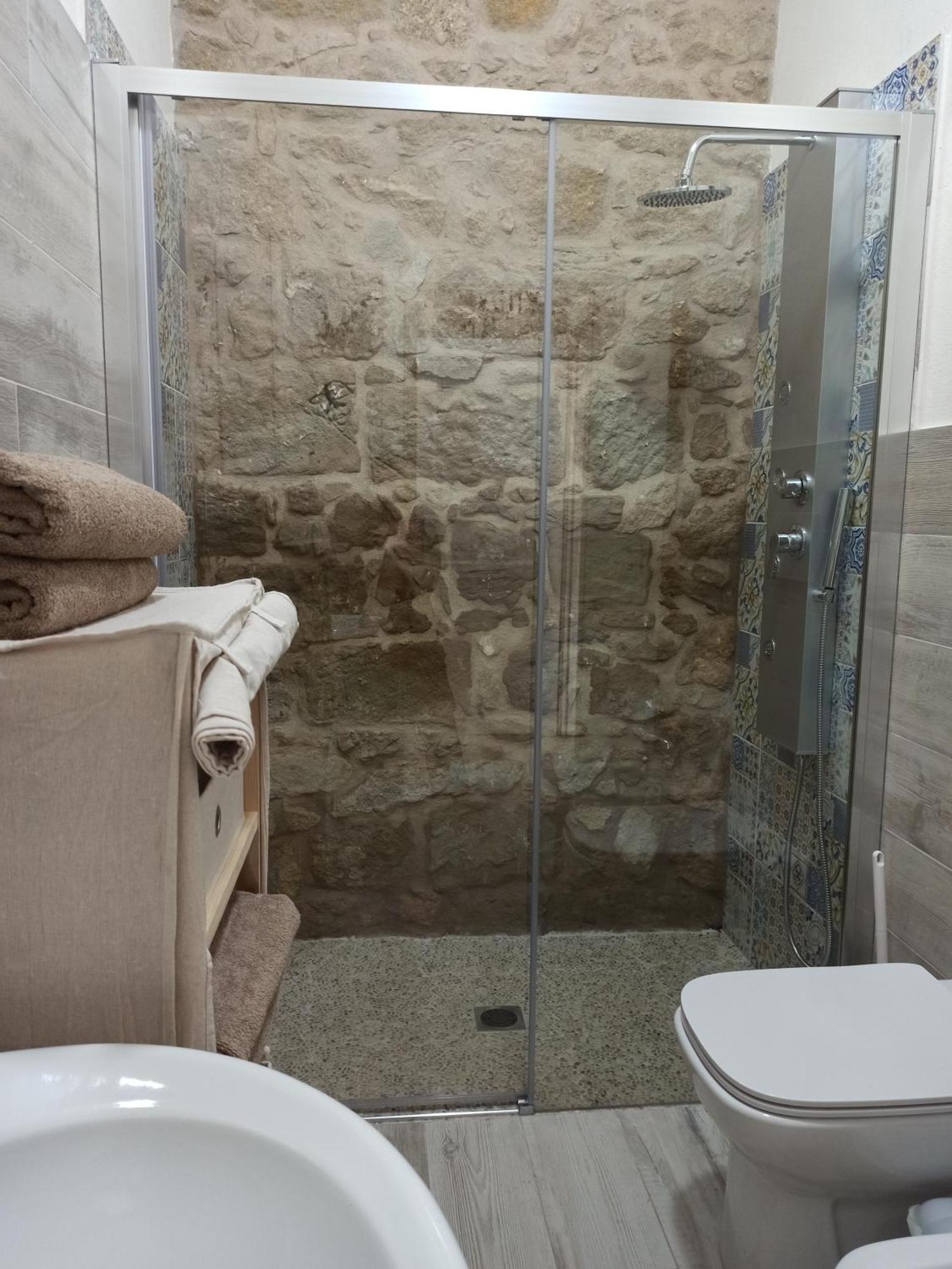 Piazza San Giorgio Hotel Dolianova Eksteriør billede