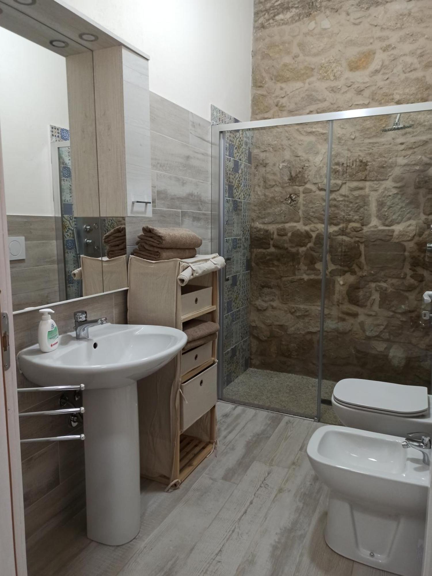 Piazza San Giorgio Hotel Dolianova Eksteriør billede