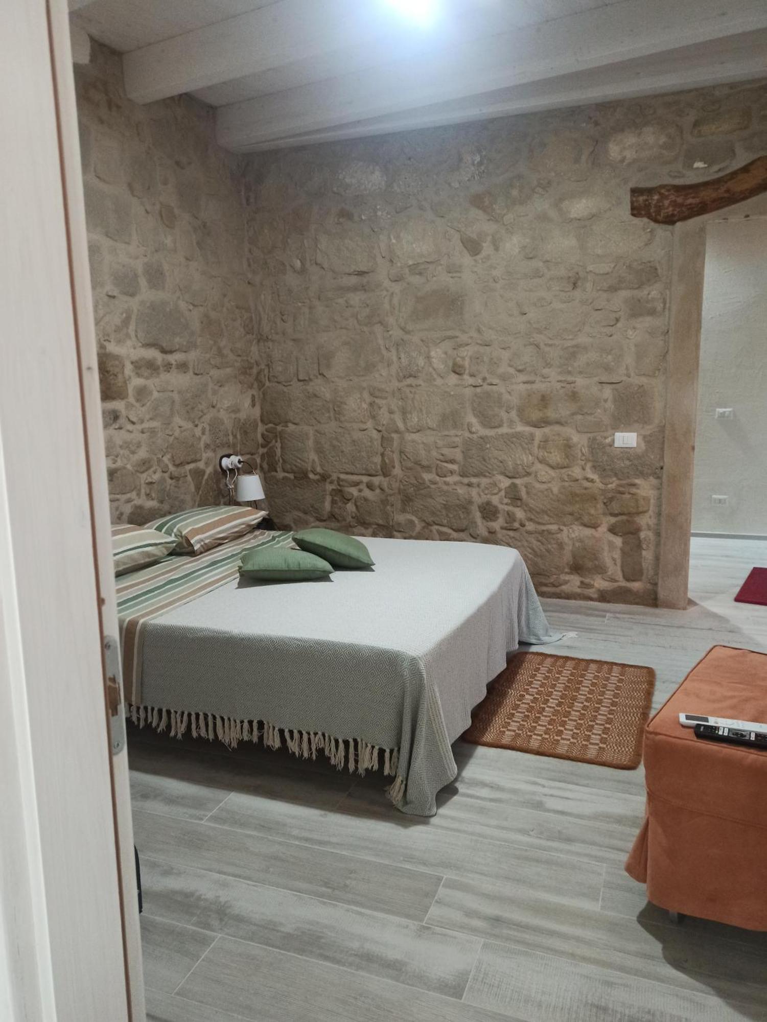 Piazza San Giorgio Hotel Dolianova Eksteriør billede