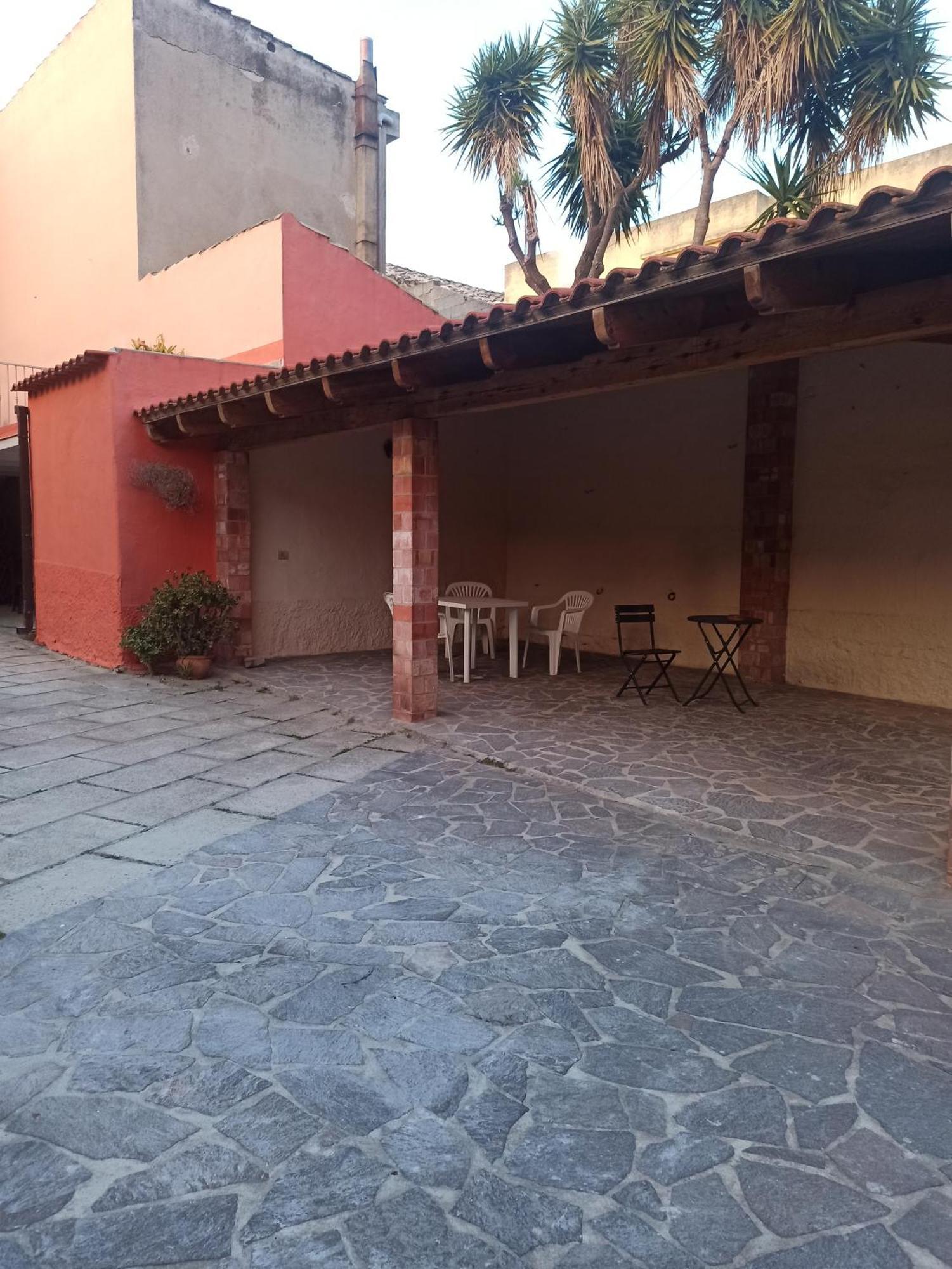 Piazza San Giorgio Hotel Dolianova Eksteriør billede