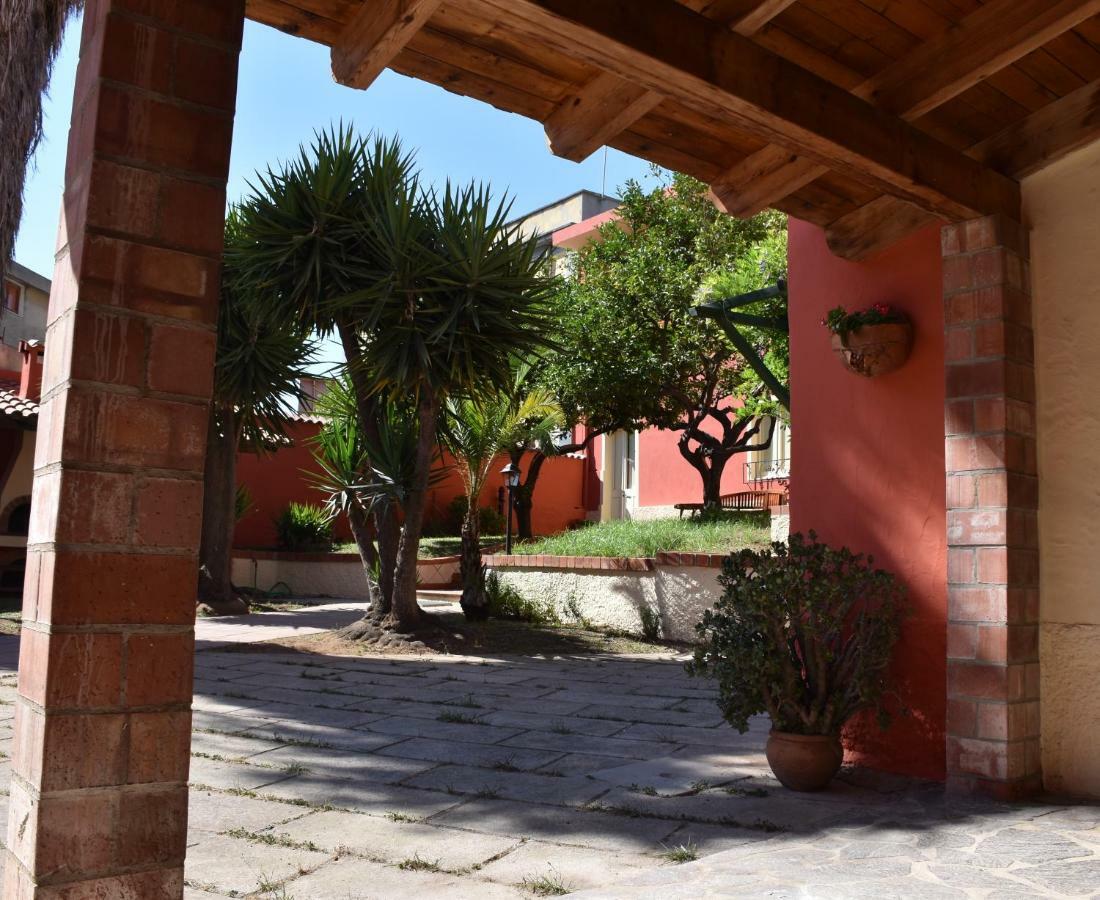 Piazza San Giorgio Hotel Dolianova Eksteriør billede